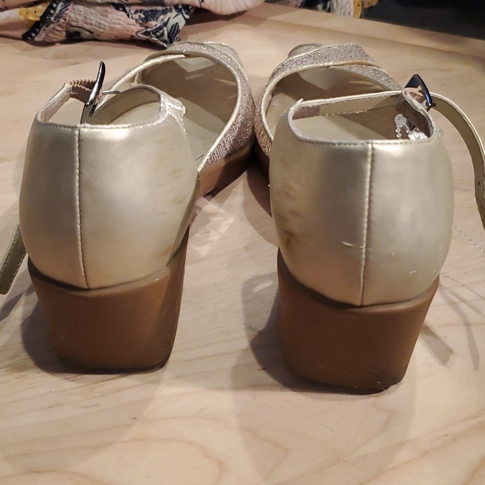 ๐๐
LOVED UP STRAP SANDALS - Picture 5 of 8